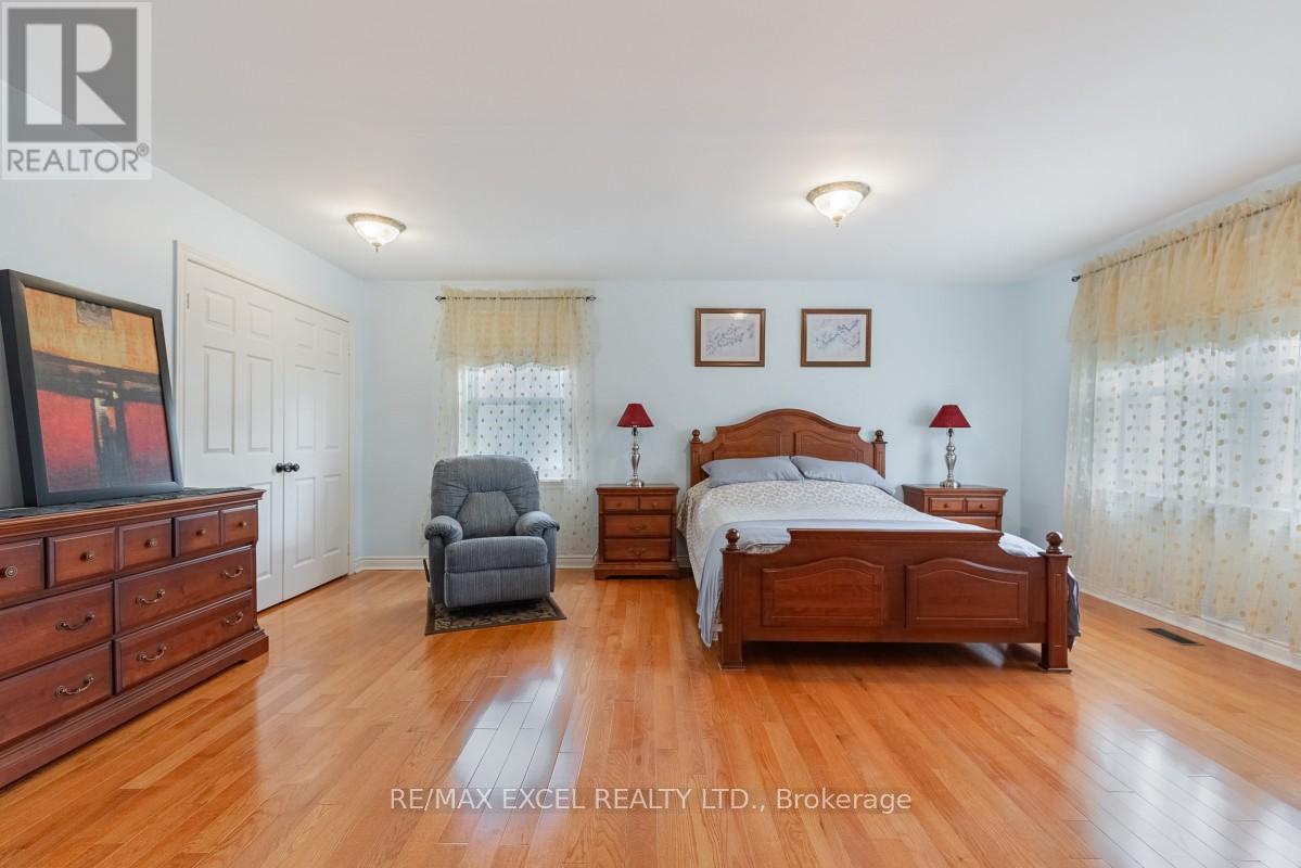 8 Boyd Court, Markham (Victoria Square), Ontario  L6C 1A6 - Photo 21 - N12134897