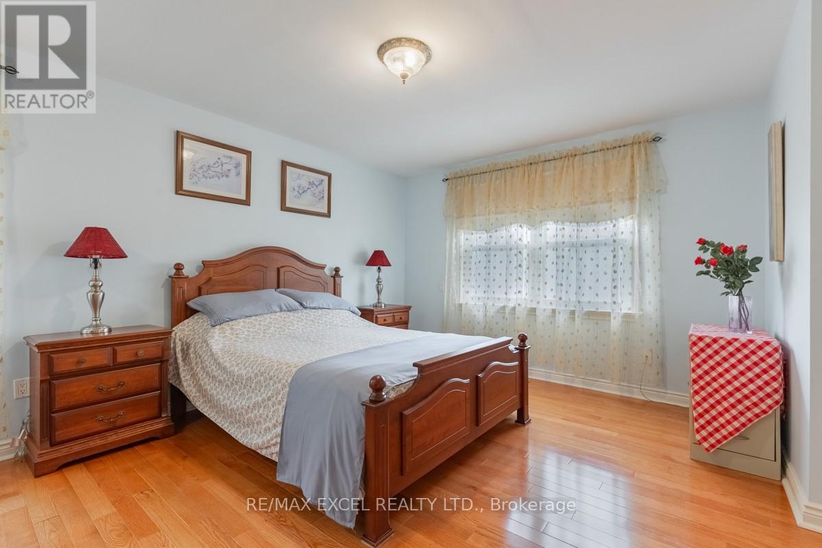 8 Boyd Court, Markham (Victoria Square), Ontario  L6C 1A6 - Photo 22 - N12134897