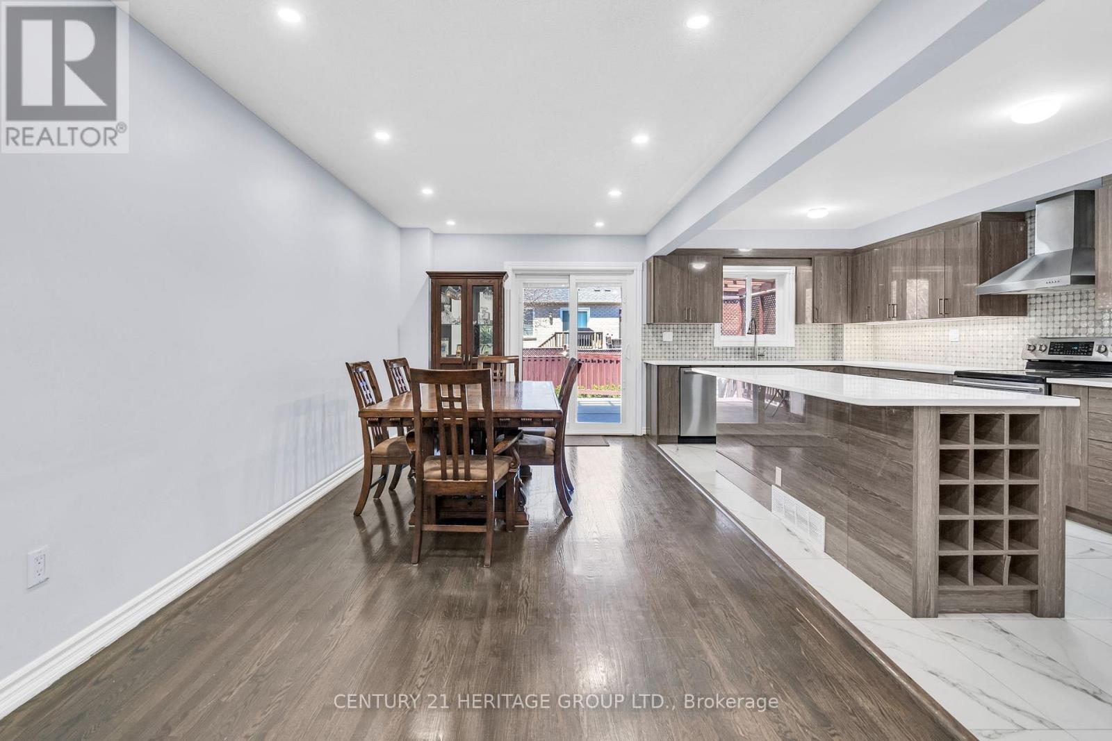 68 Silverdart Crescent, Richmond Hill, Ontario  L4E 3T8 - Photo 9 - N12134937