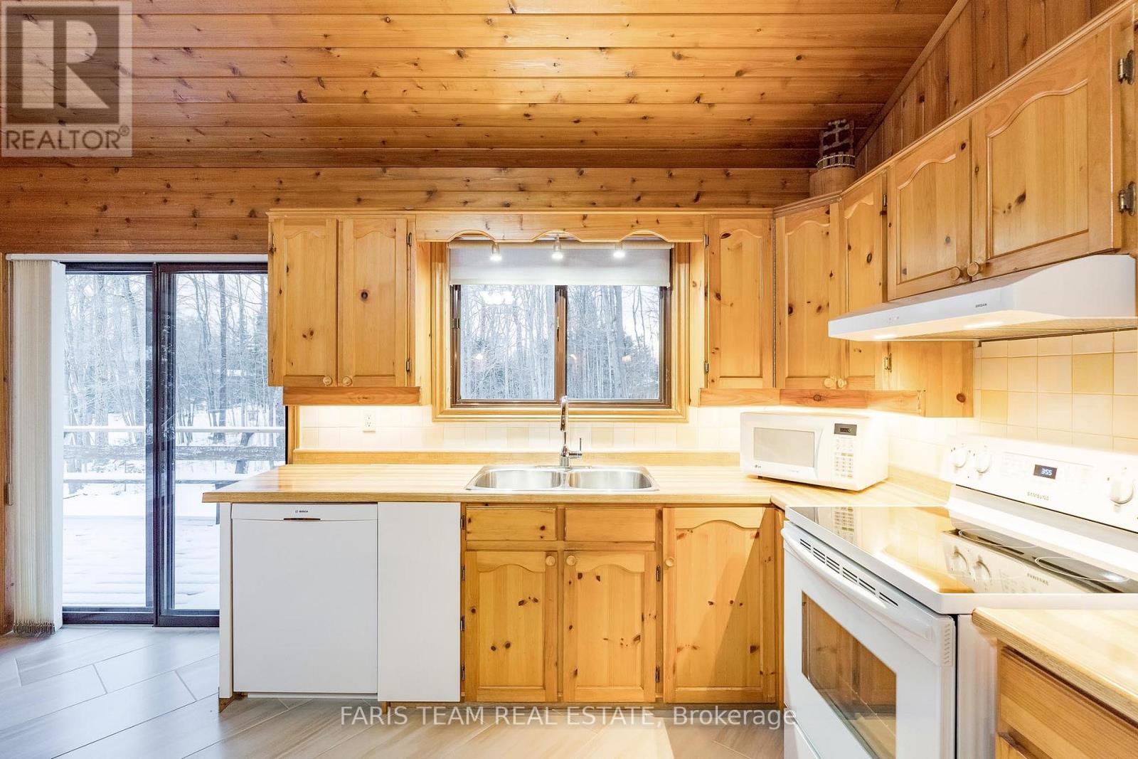 8 Celestine Court, Tiny, Ontario  L9M 0H3 - Photo 6 - S12134906