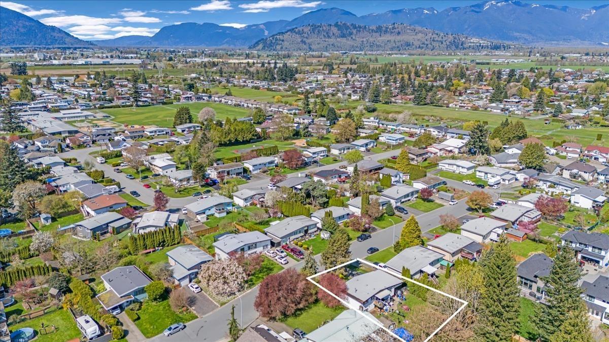6050 Glenmore Drive, Sardis South, Chilliwack, British Columbia  V2R 2H5 - Photo 1 - R2998748