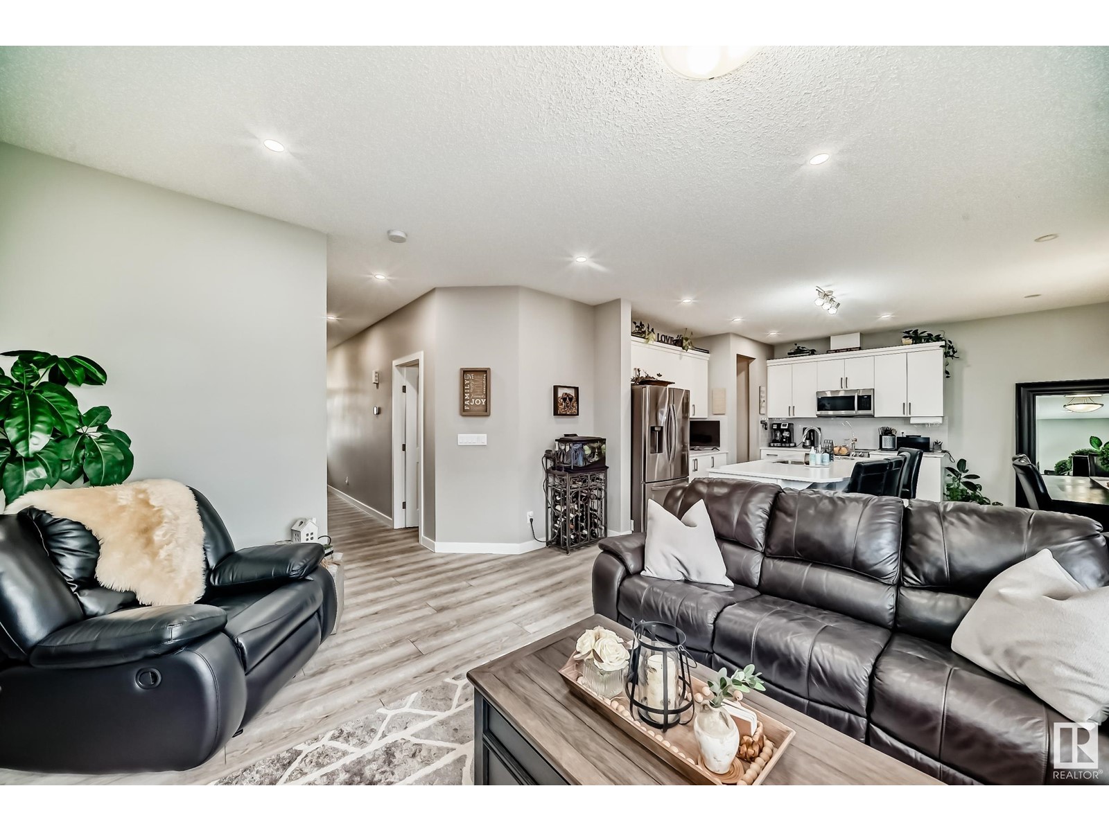 20512 22 Av Nw, Edmonton, Alberta  T6M 1N1 - Photo 4 - E4435285
