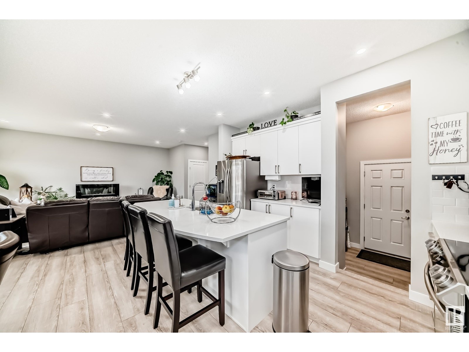 20512 22 Av Nw, Edmonton, Alberta  T6M 1N1 - Photo 6 - E4435285