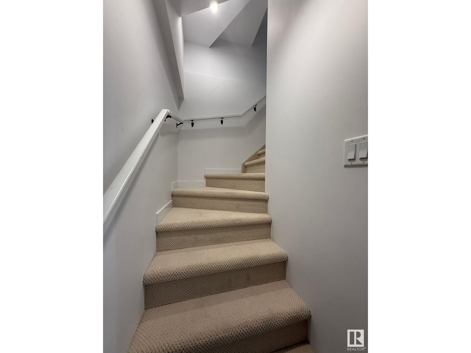 Property at 1332 74 ST SW image 3
