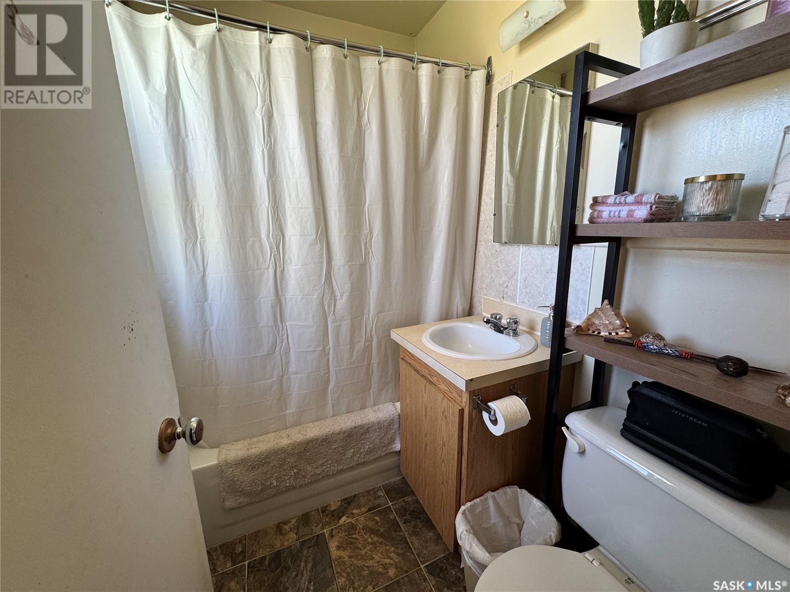 812 Coteau Street W, Moose Jaw, Saskatchewan  S6H 5E8 - Photo 11 - SK005064