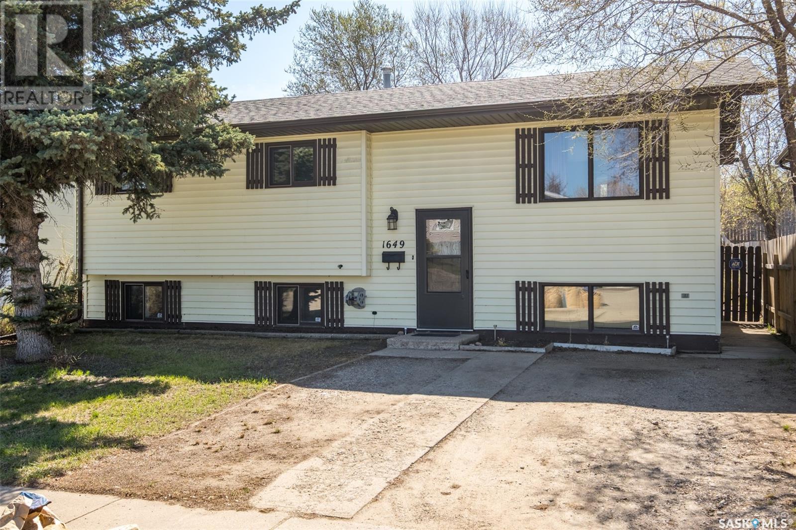 Property at 1649 Muir DRIVE image 1