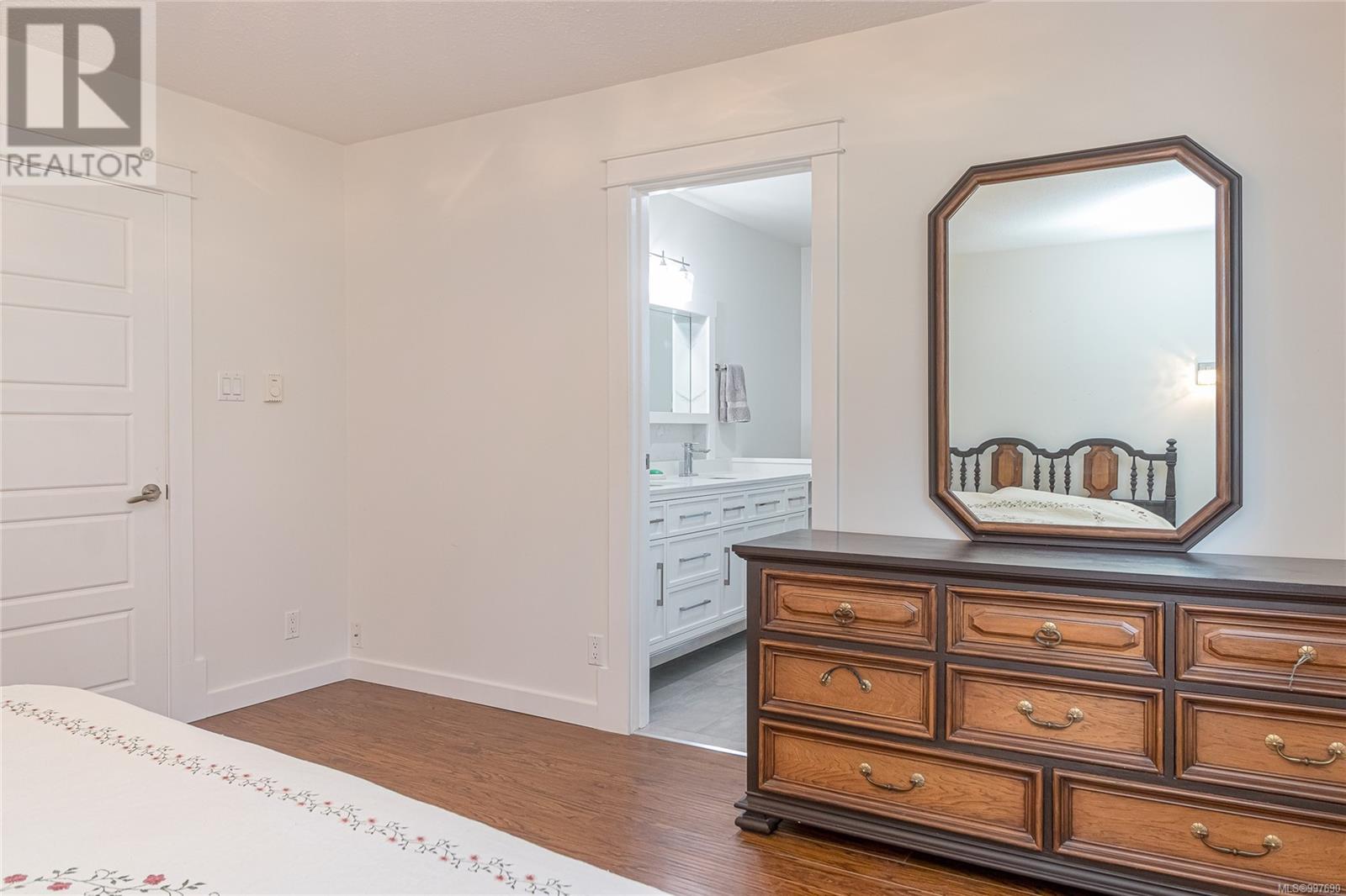 Property at 886 Cavin Rd image 4
