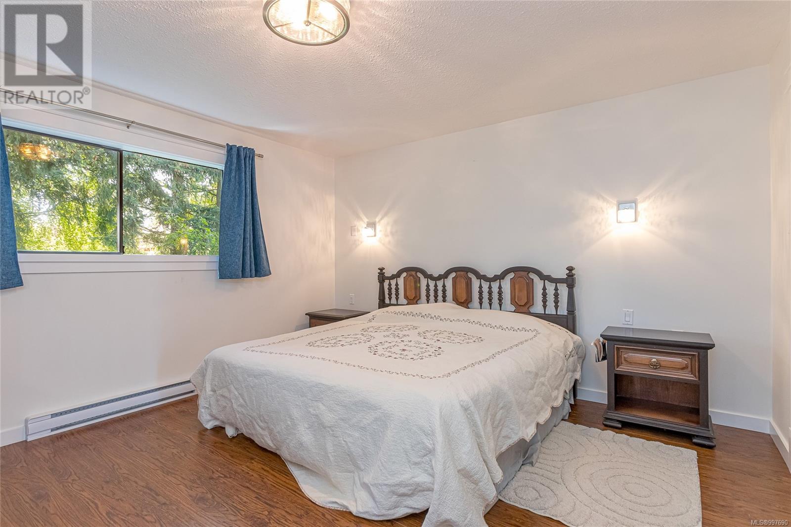 Property at 886 Cavin Rd image 2