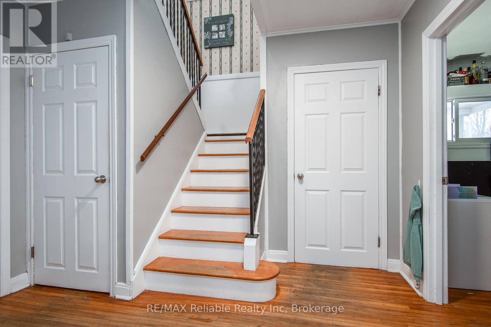46 Victoria Boulevard, Huron East, Ontario  N0M 1L0 - Photo 6 - X12002196