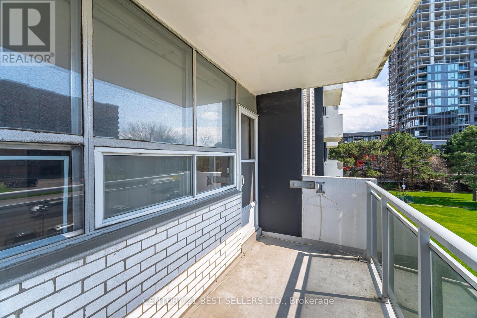 306 - 151 La Rose Avenue, Toronto, Ontario  M9P 1B3 - Photo 12 - W12134916