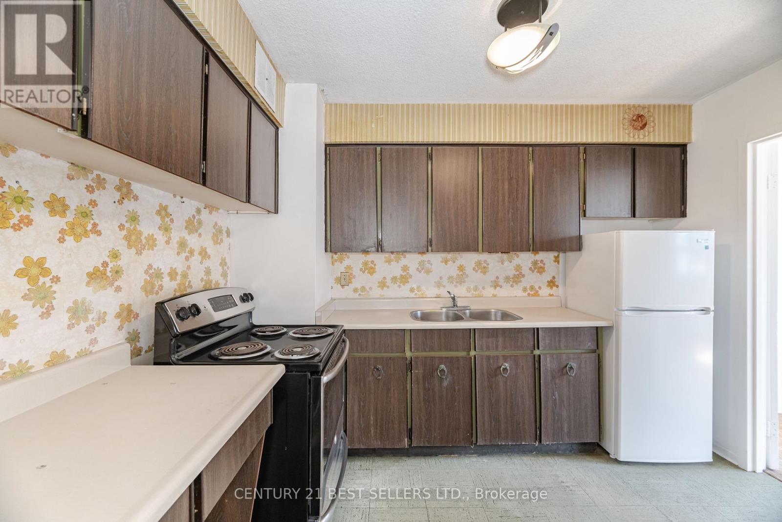 306 - 151 La Rose Avenue, Toronto, Ontario  M9P 1B3 - Photo 7 - W12134916