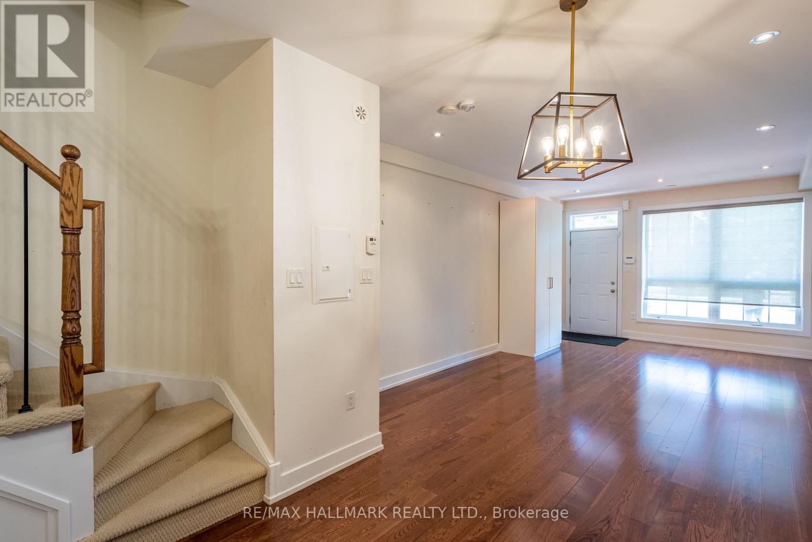 1068 Lansdowne Avenue, Toronto, Ontario  M6H 3Z4 - Photo 3 - W12134948