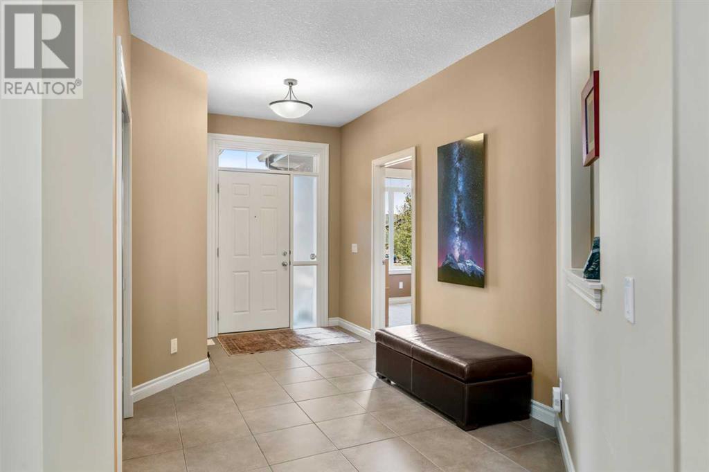 Property at 255 Valley Crest Rise NW image 2