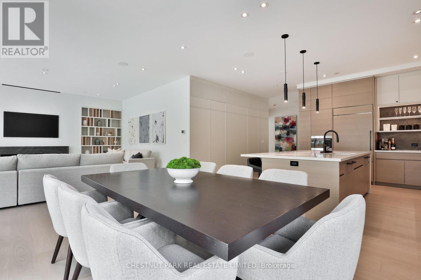 2 Marchwood Drive, Toronto, Ontario  M3H 1J8 - Photo 12 - C12135034