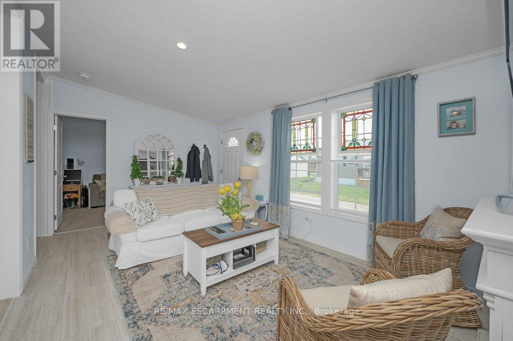 Property at 9 COPPER BEECH DRIVE image 4