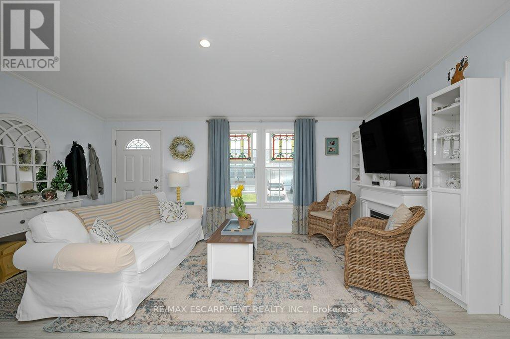 Property at 9 COPPER BEECH DRIVE image 5