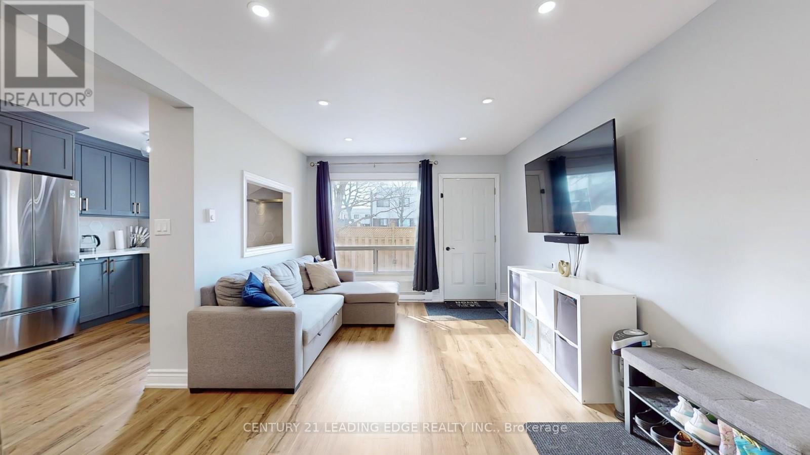 Property at 118 - 1100 OXFORD STREET image 3