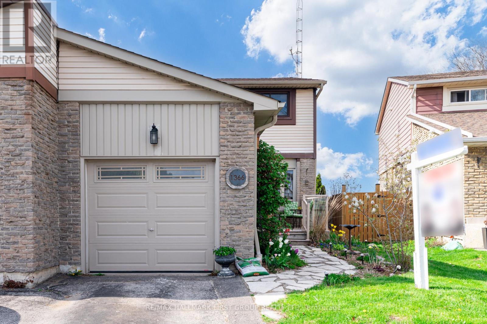 1366 Brands Court, Pickering (Liverpool), Ontario  L1V 2V4 - Photo 3 - E12135065
