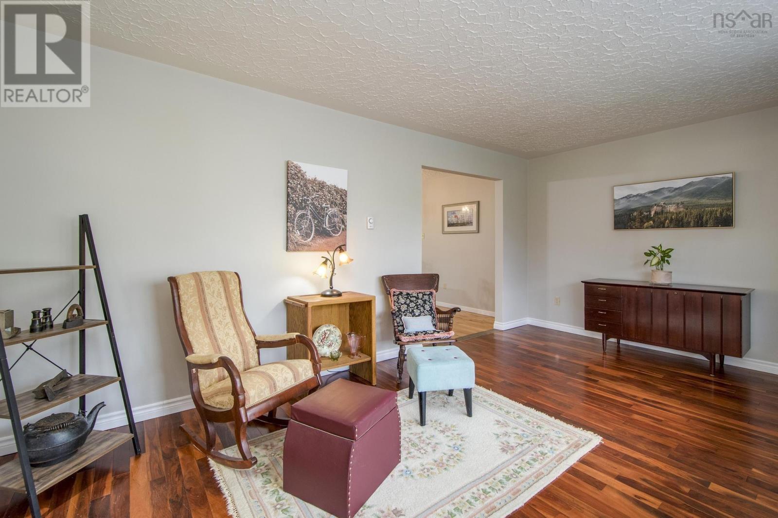 47 Greenwood Street, Bridgewater, Nova Scotia  B4V 2M8 - Photo 6 - 202510360