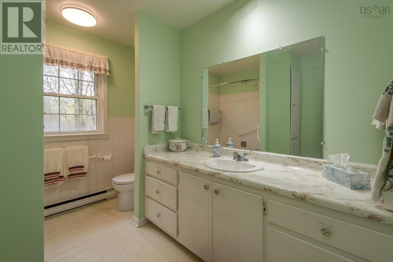 47 Greenwood Street, Bridgewater, Nova Scotia  B4V 2M8 - Photo 23 - 202510360