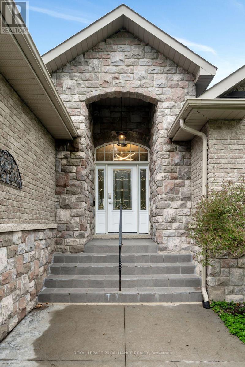 147 Riverside Parkway, Quinte West, Ontario  K0K 2C0 - Photo 5 - X12135180
