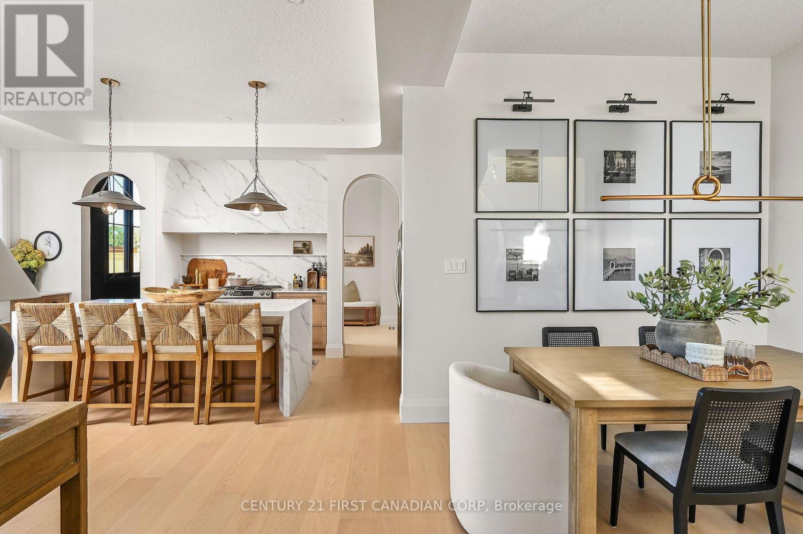 207 Foxborough Place, Thames Centre, Ontario  N0M 2P0 - Photo 2 - X12135166