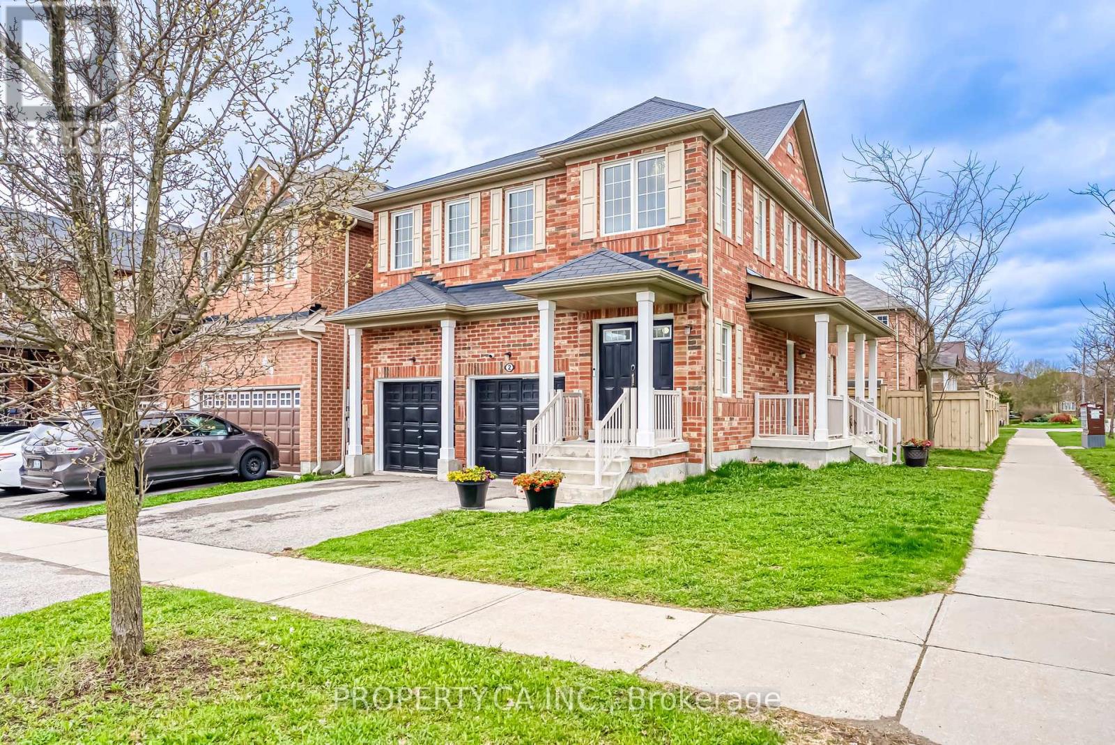 2 Horn Street, Whitchurch-Stouffville (Stouffville), Ontario  L4A 0X9 - Photo 2 - N12135083