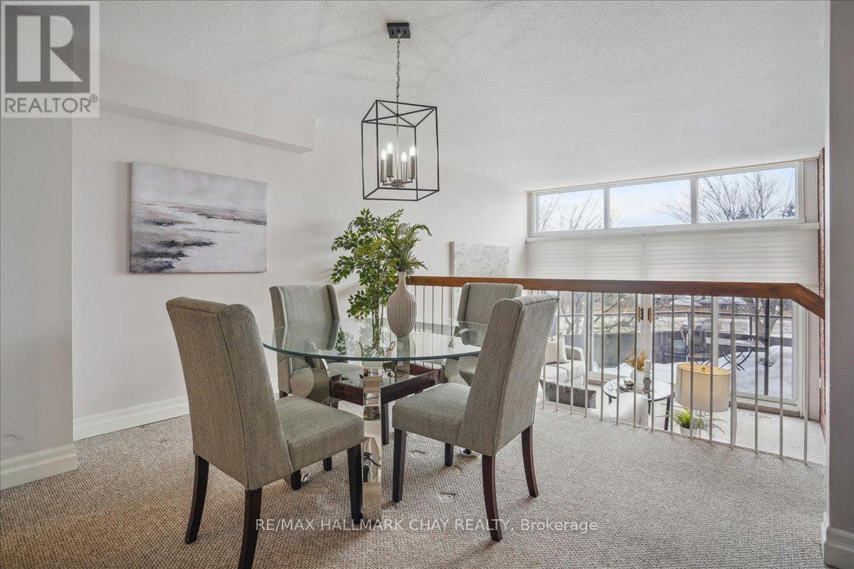 195 Collier Street, Barrie, Ontario  L4M 5L5 - Photo 12 - S12134973