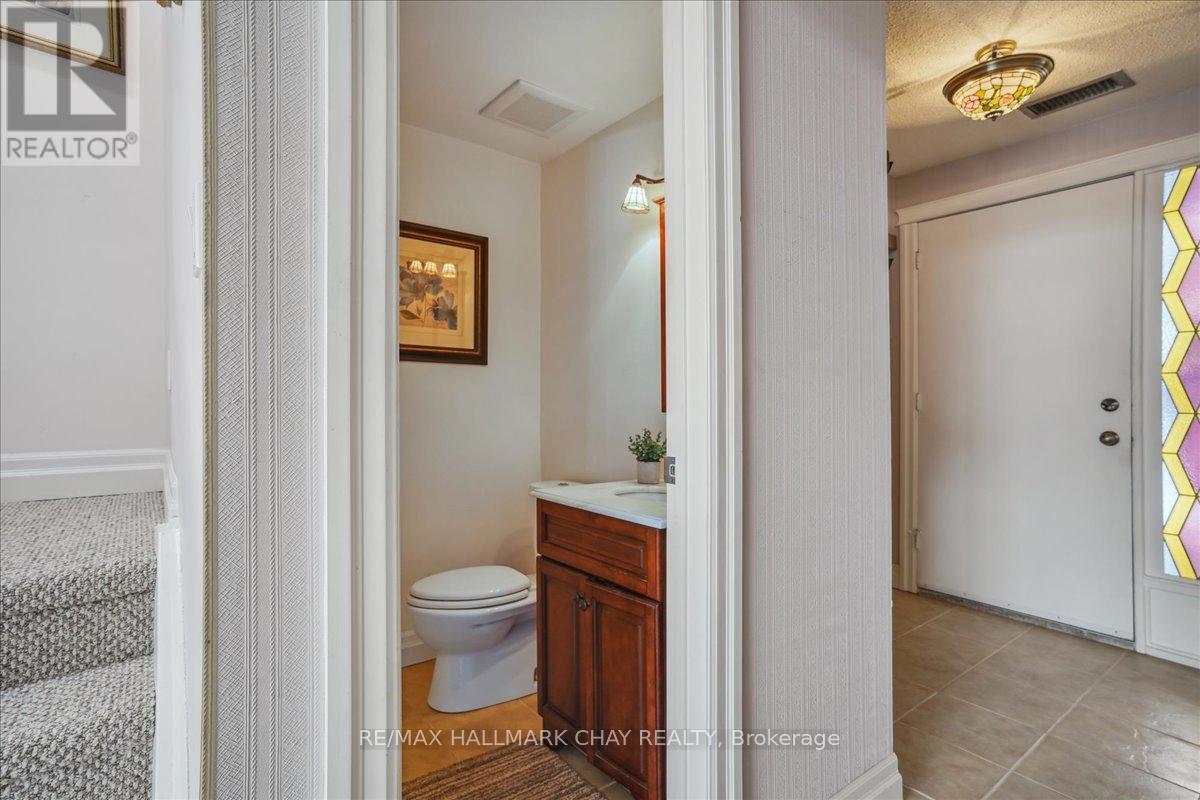 195 Collier Street, Barrie, Ontario  L4M 5L5 - Photo 15 - S12134973