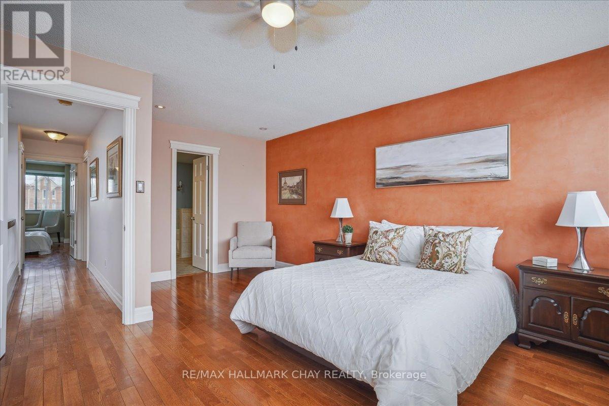 195 Collier Street, Barrie, Ontario  L4M 5L5 - Photo 21 - S12134973