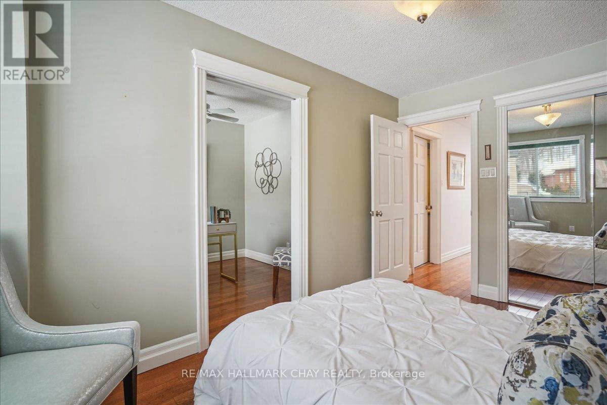 195 Collier Street, Barrie, Ontario  L4M 5L5 - Photo 28 - S12134973