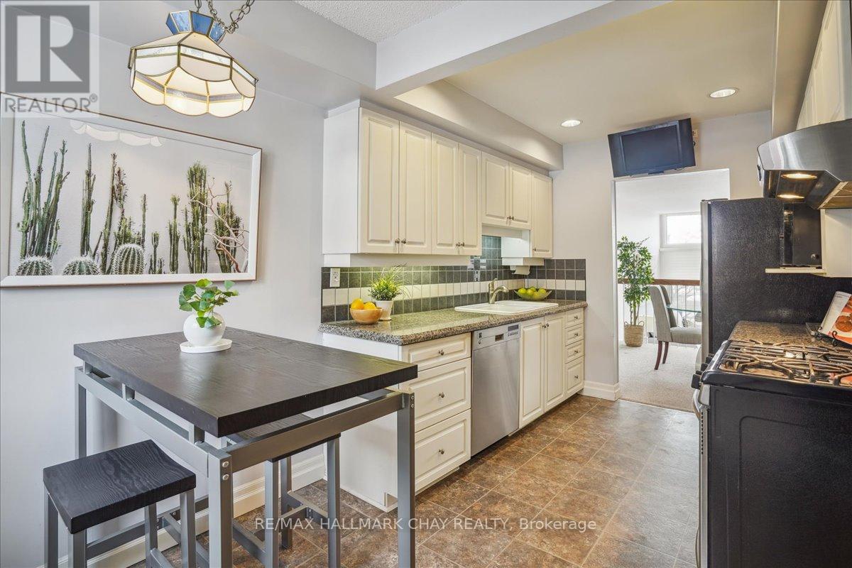 195 Collier Street, Barrie, Ontario  L4M 5L5 - Photo 8 - S12134973