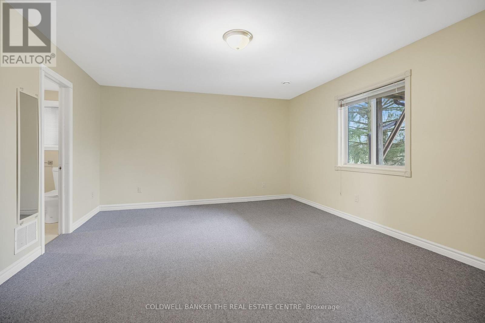 232 Church Street, Penetanguishene, Ontario  L9M 1G6 - Photo 32 - S12135121