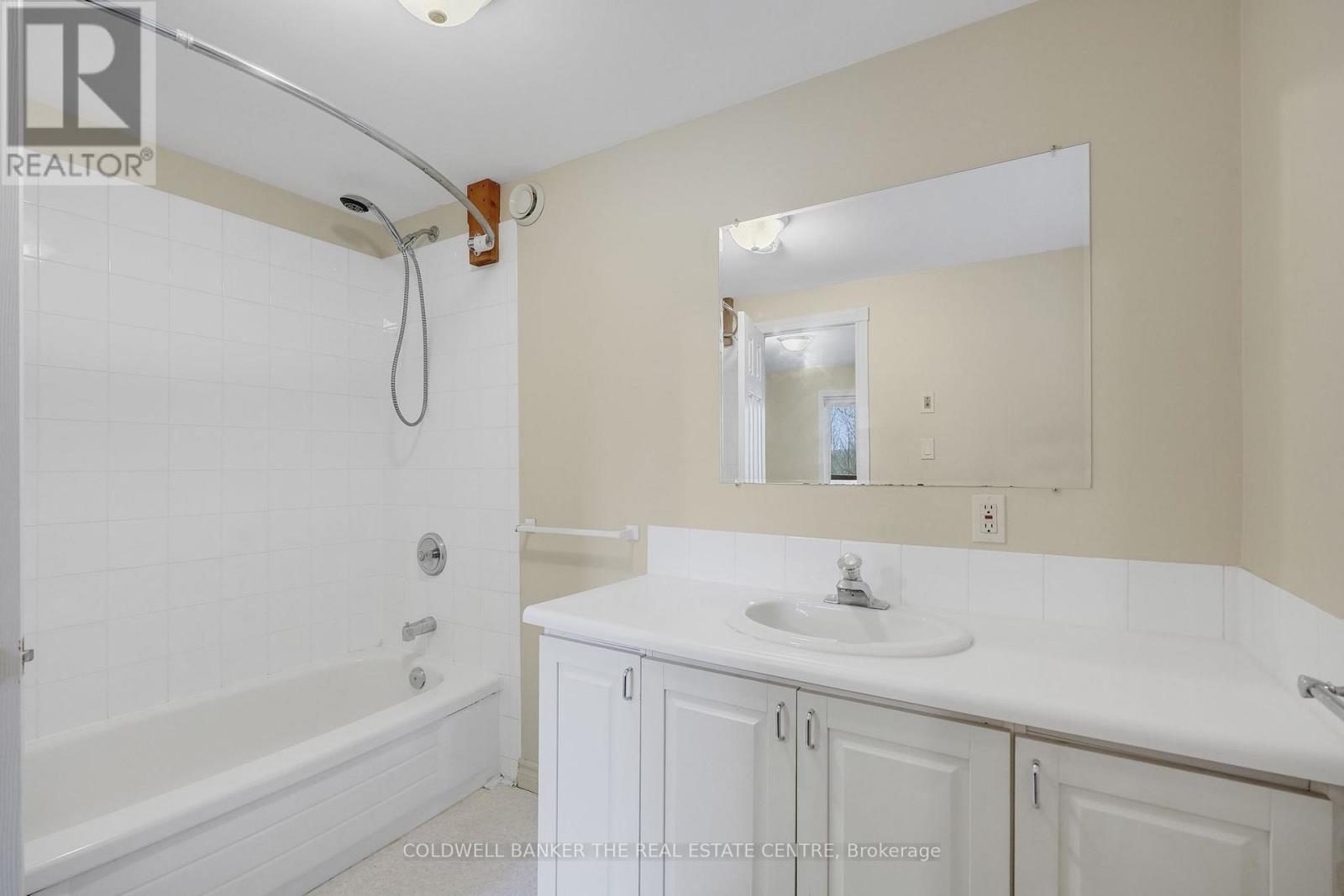 232 Church Street, Penetanguishene, Ontario  L9M 1G6 - Photo 33 - S12135121