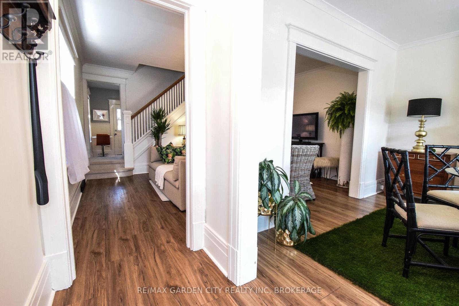 38 Academy Street, St. Catharines (Downtown), Ontario  L2R 4Z8 - Photo 3 - X12135181
