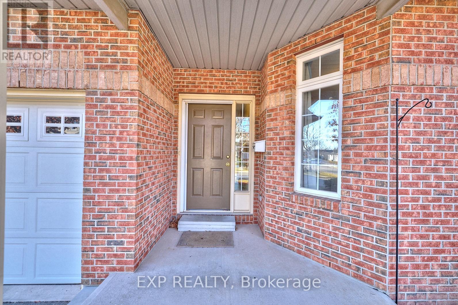 23 - 5595 Drummond Road, Niagara Falls, Ontario  L2G 4L2 - Photo 4 - X12135221