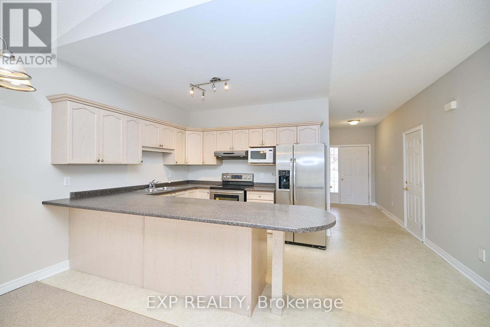 23 - 5595 Drummond Road, Niagara Falls, Ontario  L2G 4L2 - Photo 5 - X12135221
