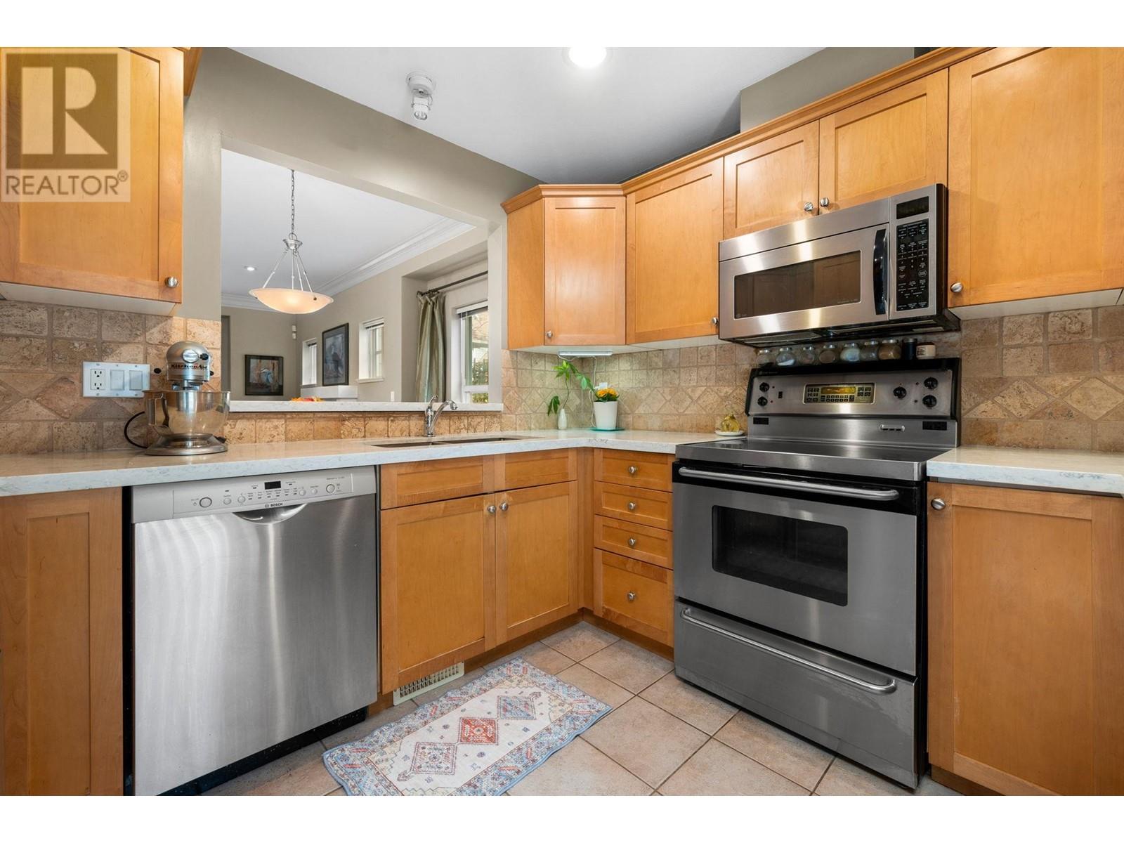 12 2688 Mountain Highway, North Vancouver, British Columbia  V7J 2N5 - Photo 8 - R3000431