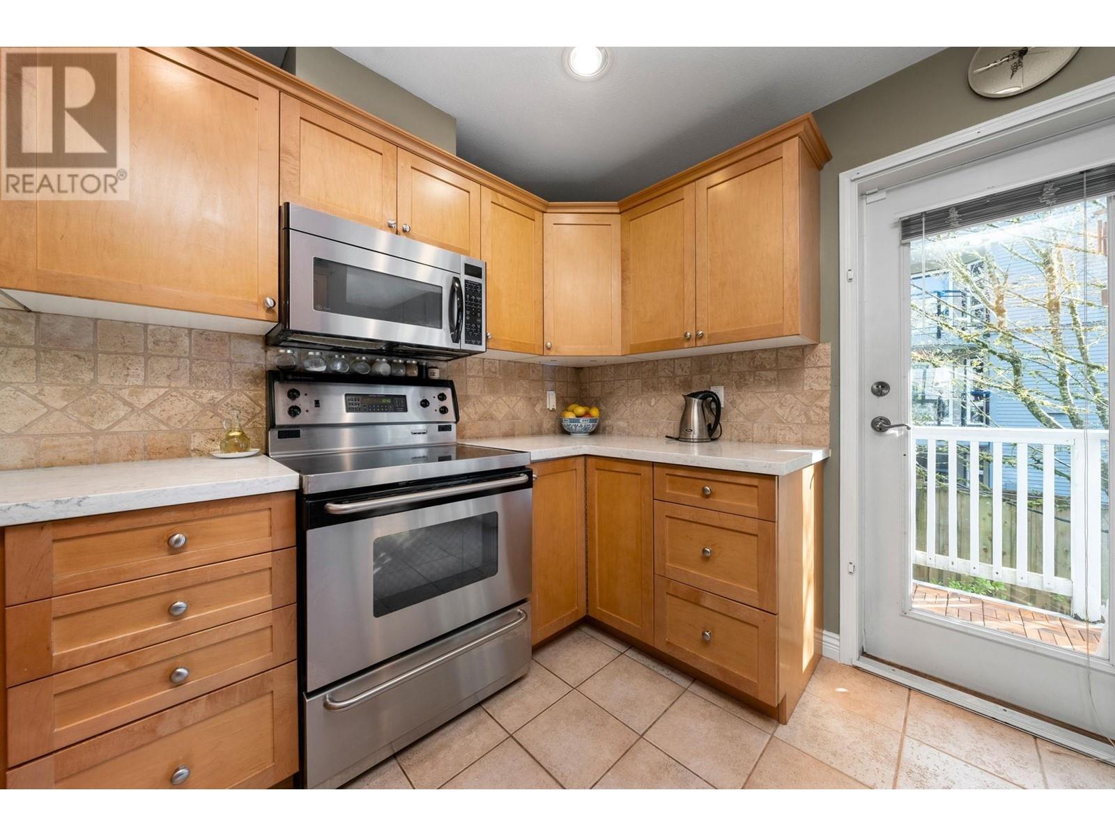 12 2688 Mountain Highway, North Vancouver, British Columbia  V7J 2N5 - Photo 9 - R3000431