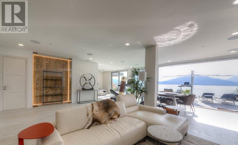 61 BRUNSWICK BEACH ROAD, West Vancouver, British Columbia