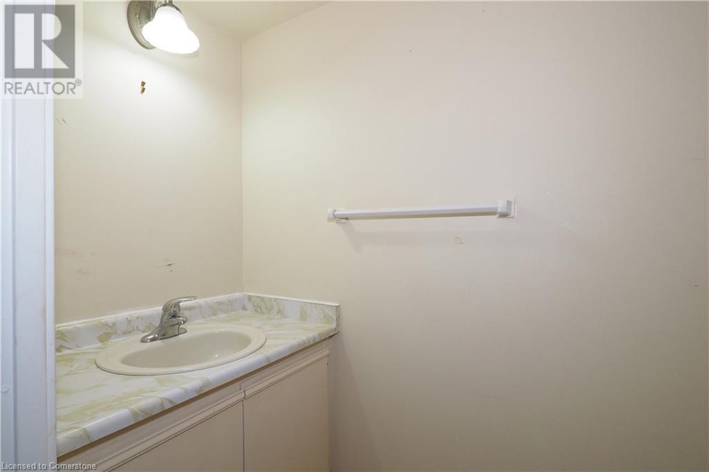 65 Westmount Road N Unit# 902, Waterloo, Ontario  N2L 5G6 - Photo 14 - 40725969