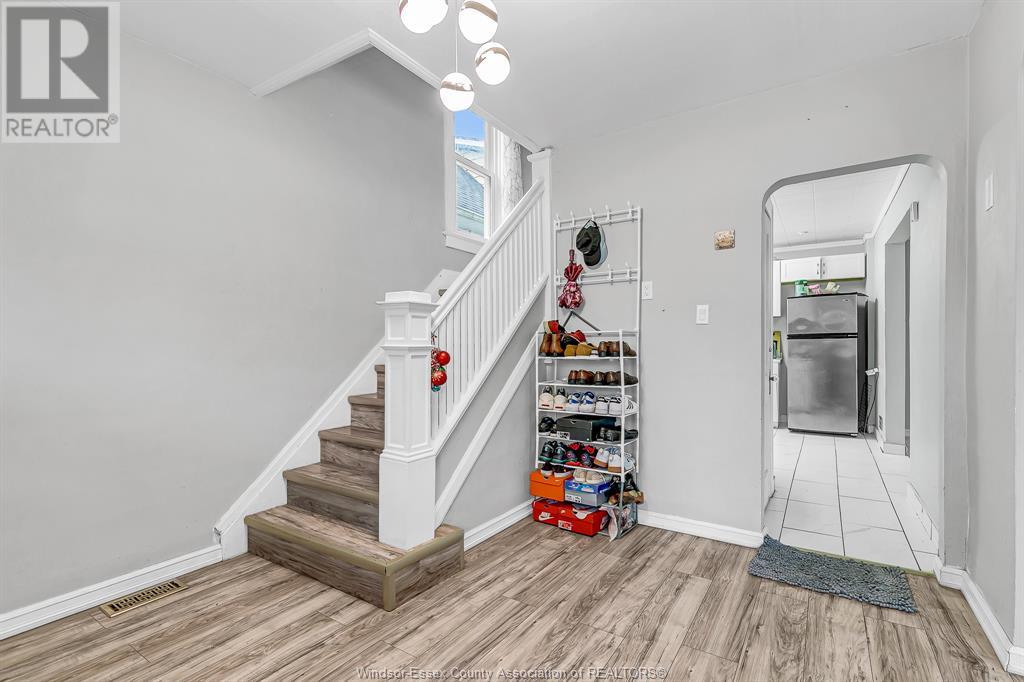 Property at 932 HALL AVENUE image 4