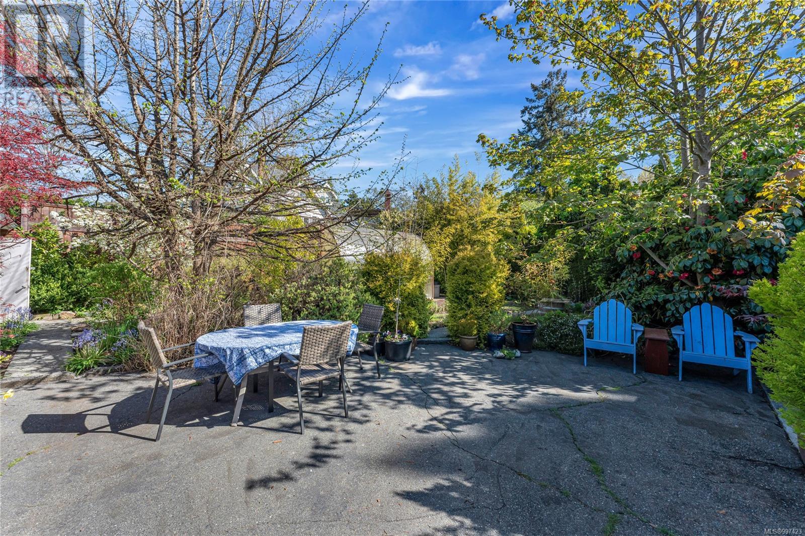 1554 Montgomery Ave, Victoria, British Columbia  V8S 1T4 - Photo 8 - 997423