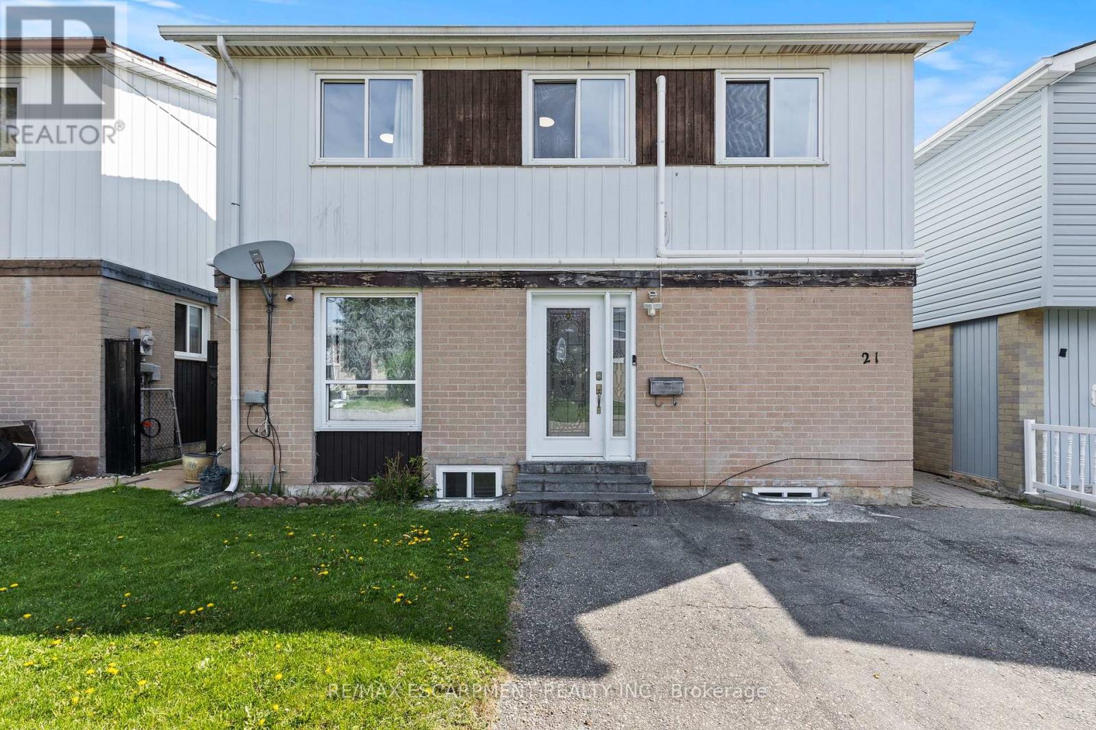 Property at 21 GRAND RIVER COURT image 3