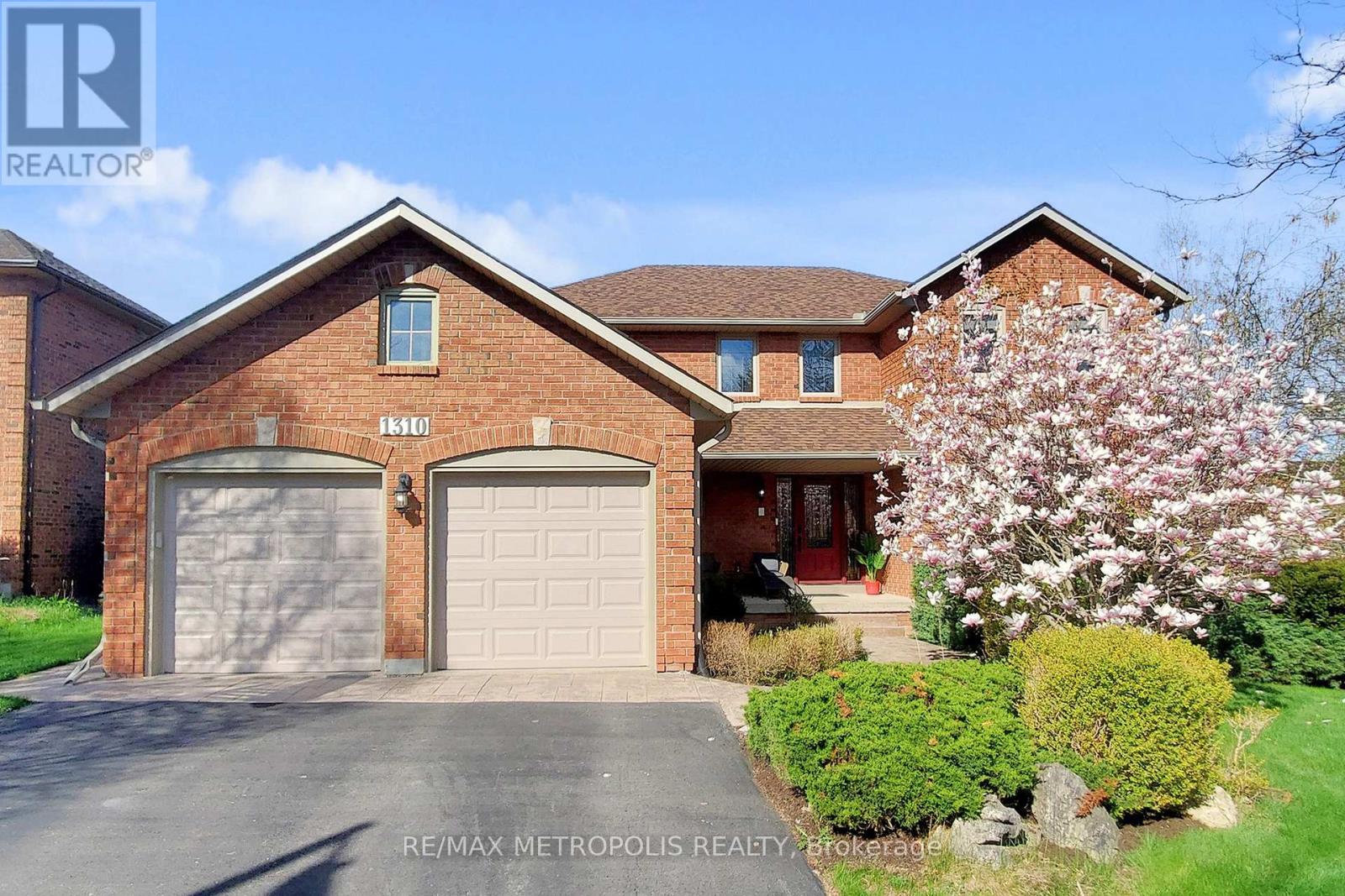 1310 GOLDEN MEADOW TRAIL, Oakville, Ontario