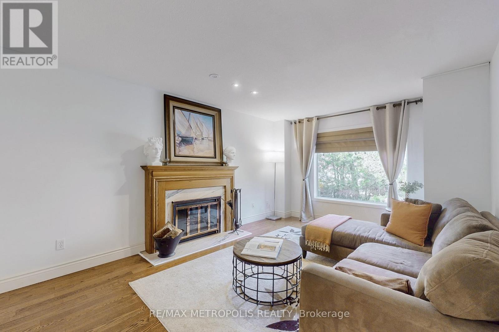 1310 Golden Meadow Trail, Oakville, Ontario  L6H 4L8 - Photo 12 - W12135072