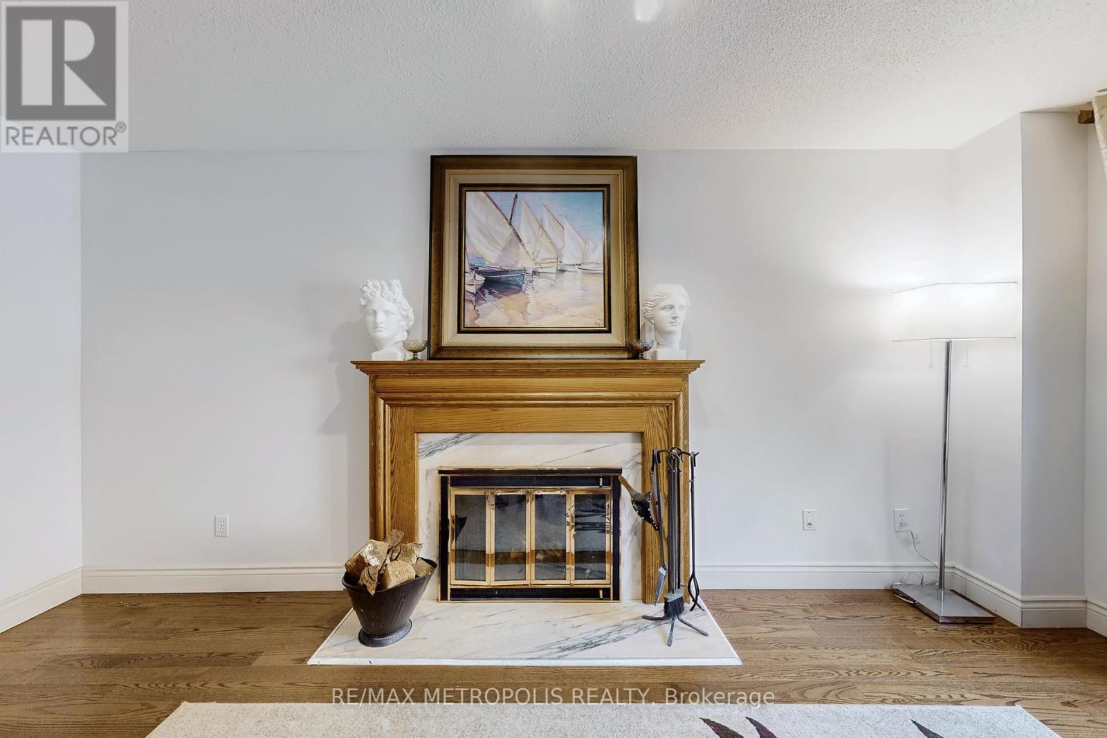1310 Golden Meadow Trail, Oakville, Ontario  L6H 4L8 - Photo 15 - W12135072