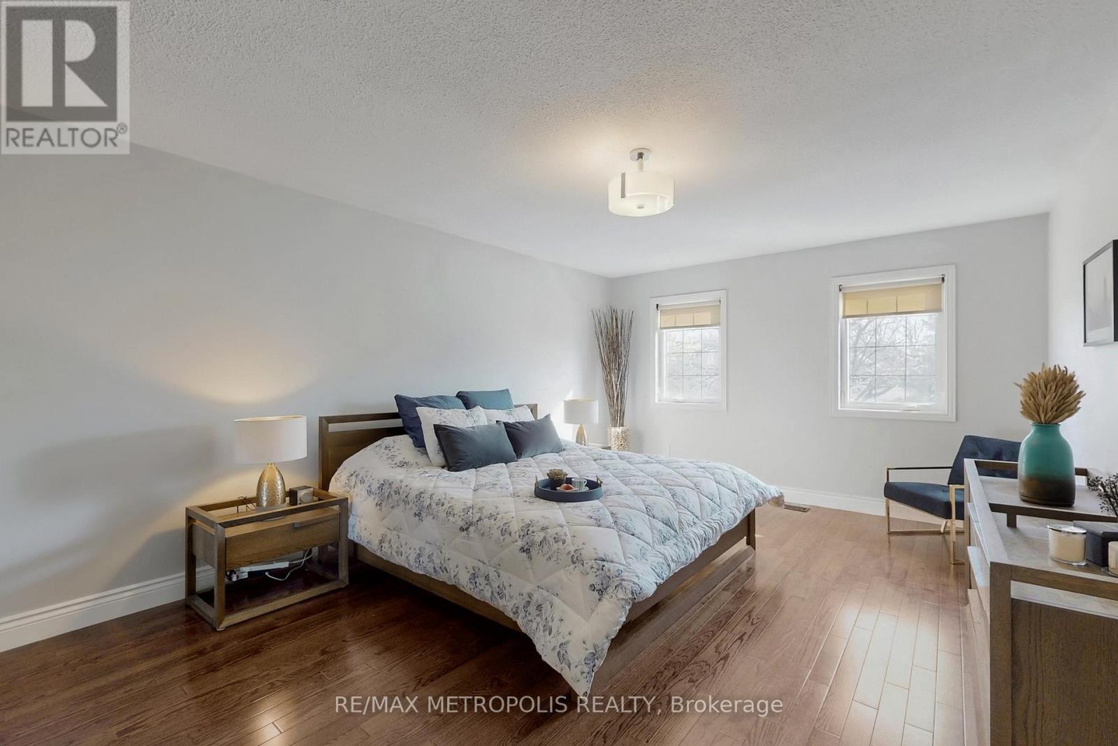 1310 Golden Meadow Trail, Oakville, Ontario  L6H 4L8 - Photo 27 - W12135072