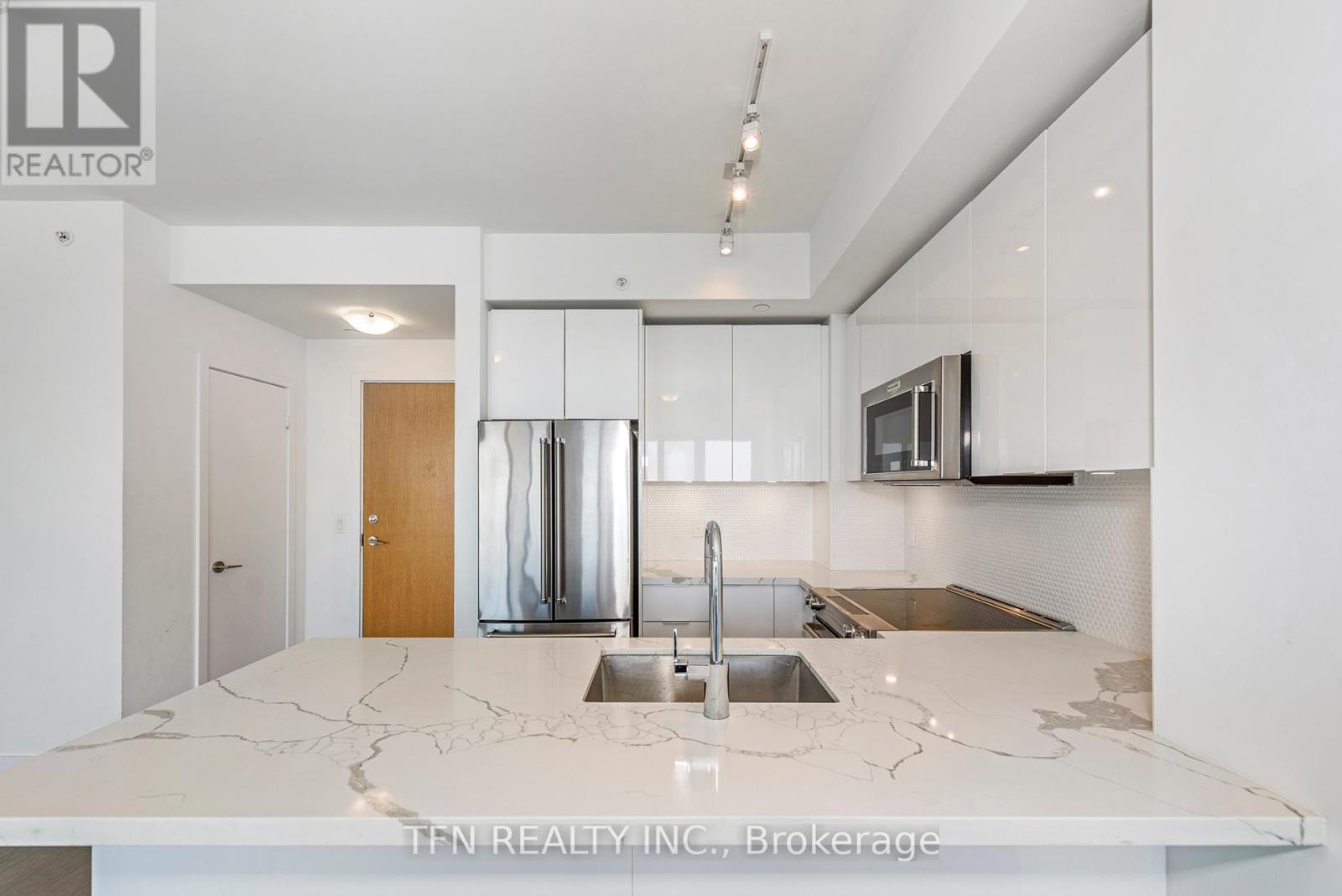 5708 - 30 Shore Breeze Drive, Toronto (Mimico), Ontario  M8V 0J1 - Photo 1 - W12135081