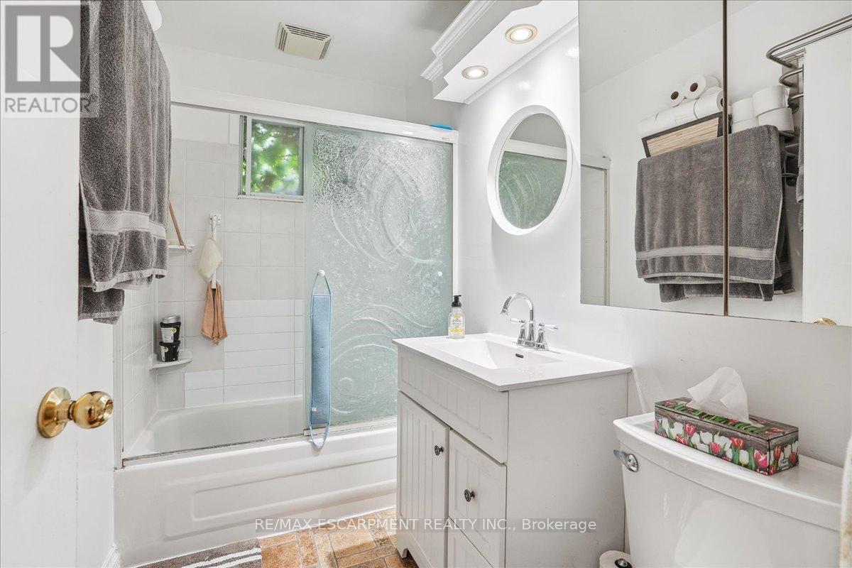 757 Meadow Wood Road, Mississauga, Ontario  L5J 2S7 - Photo 24 - W12134629